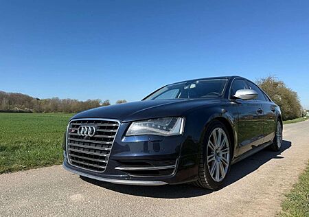 Audi S8 4.0 TFSI quattro