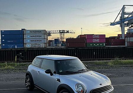 Mini ONE Top geflegt, 3.Hand, viel Langstrecke