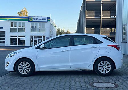 Hyundai i30 1.6 blue Lim. LED Navi Kamera Euro 6