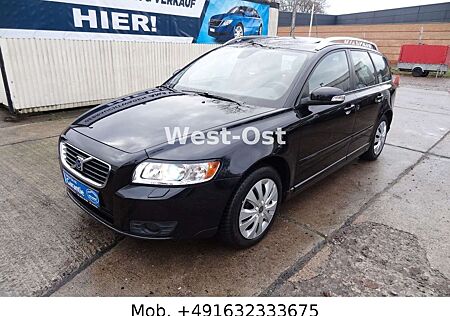 Volvo V50 Kombi 2.0 D Summum Leder SDach PDC HU/AU neu