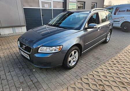 Volvo V50 Kombi 1.8 Momentum*2.Hand*HU/AU neu