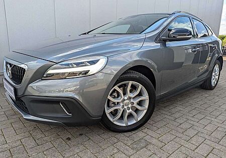 Volvo V90 Cross Country V40 Cross Country D3 Momentum Scheckheft/LED/RFK/Panorama/SHZ/PDC/St