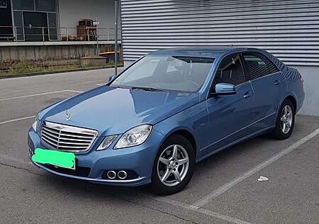 Mercedes-Benz E 200 CGI BlueEfficiency (212.048)