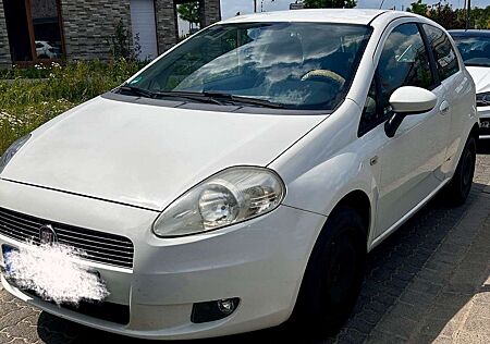 Fiat Grande Punto 3-Türer 1.4 8V Dynamic