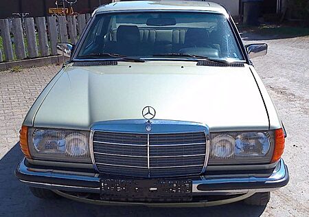 Mercedes-Benz C 230