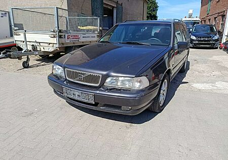 Volvo V70 2,4