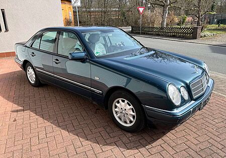 Mercedes-Benz E 240 Elegance