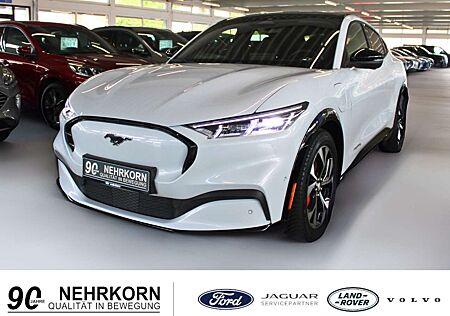 Ford Mustang Mach-E AWD 76 kWh Top Ausstattung + Panoramadach