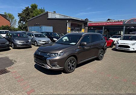 Mitsubishi Outlander Edition 4WD Anh.Kpl LED Navi Leder