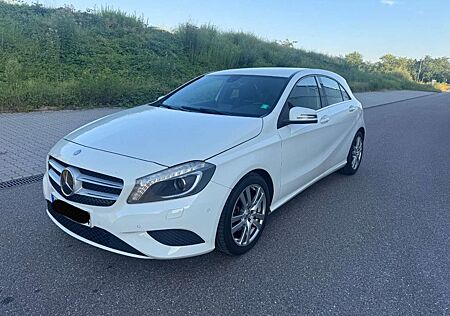 Mercedes-Benz A 200 Urban BlueEfficiency*NAVI*PDC*EURO 6