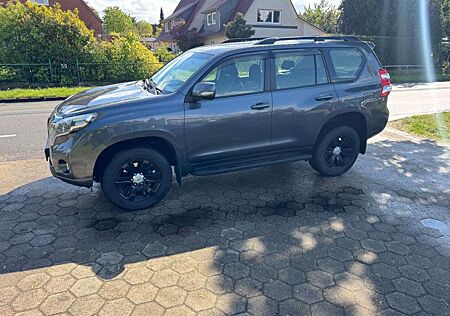 Toyota Land Cruiser 2.8 Auto 130KW *Webasto+MwSt+Navi*