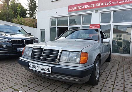 Mercedes-Benz E 300 (124.030), 1Hand, H-Zulassung