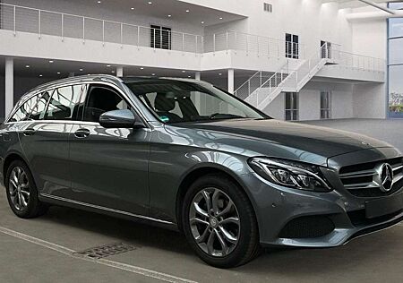 Mercedes-Benz C 180 T-Modell Navi/LED/AHK/el.Heckklappe
