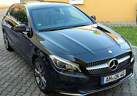 Mercedes-Benz CLA 180 Shooting Brake 180 SCORE!