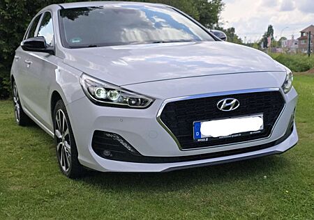 Hyundai i30 1.6 CRDI DCT YES!