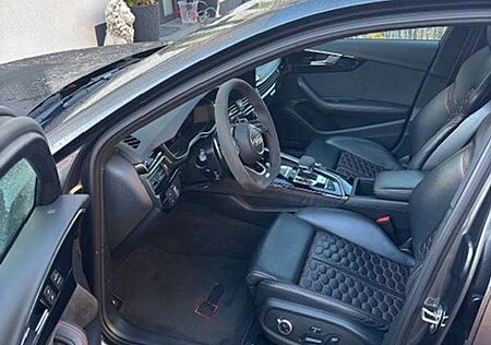 Audi RS4 2.9 TFSI quattro