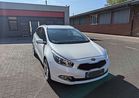 Kia Cee'd Ceed / 1.4 CVVT Attract