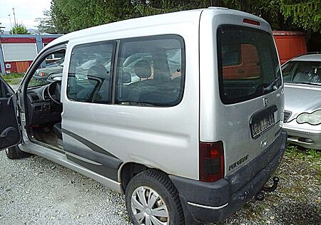Peugeot Partner Combispace /met+Klima+Schiebetüre/ 5 Sitze/ AHK