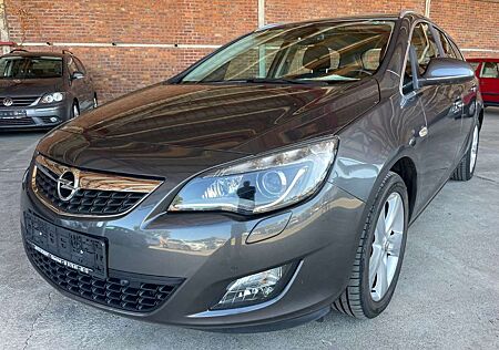 Opel Astra J Sports Tourer Sport/XENON/SHZ/SPORTSITZE