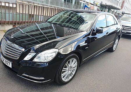 Mercedes-Benz E 220 CDI DPF BlueEFFICIENCY Automatik Elegance