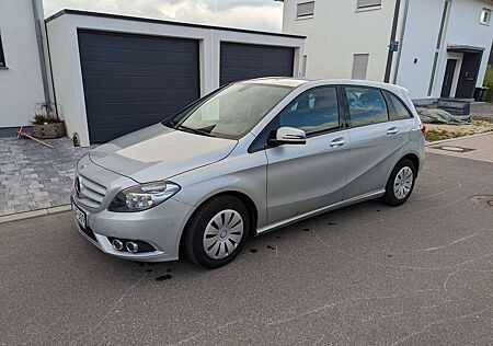 Mercedes-Benz B 180 (BlueEFFICIENCY)