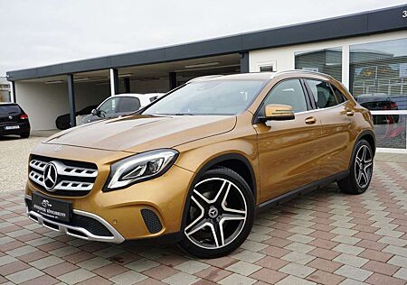 Mercedes-Benz GLA 180 *Modellpflege*LED*Tempomat*Navi*SHZ*PDC