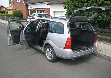 Ford Focus Turnier Futura 2 Telematics