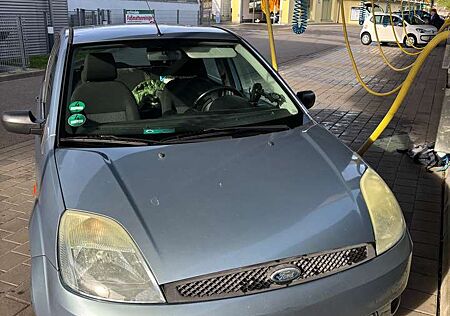 Ford Fiesta Winterauto // 1.4 // klima + sommerreifen