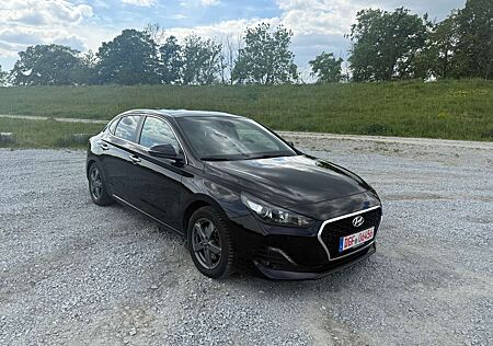 Hyundai i30 Trend-Pdc-Kamara-Shz-Tempomat-Euro6-Garantie