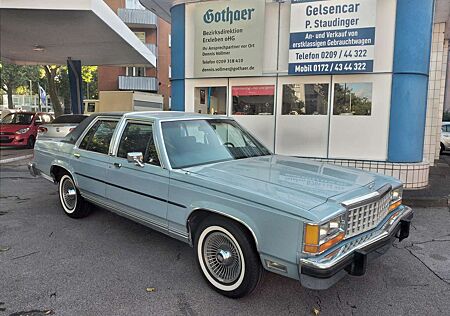 Ford Crown LTD Victoria