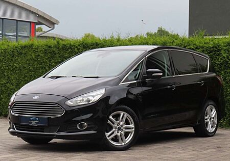 Ford S-Max Titanium 7-Sitzer / El. Heckklappe / Navi
