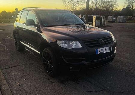 VW Touareg Volkswagen 3.0 V6 TDI DPF Aut. Individual