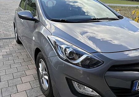 Hyundai i30 gebraucht kaufen Hyundai i30 1.4 Fifa World Cup Edition