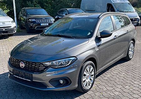 Fiat Tipo Easy Kombi 8-fach bereift, Navi, Sitzheizun
