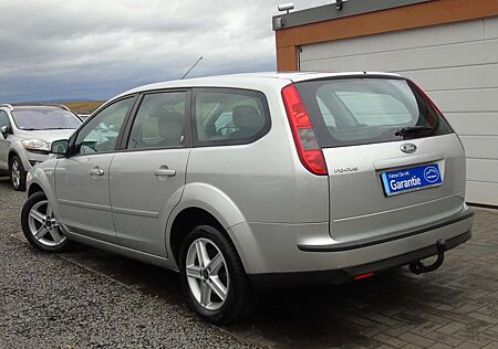 Ford Focus GHIA*1 HAND*AHK*HU & AU NEU*BREMSEN NEU*4X E.F*ESP