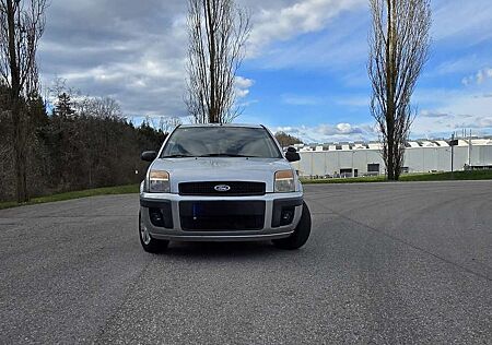 Ford Fusion 1.6 Aut. +