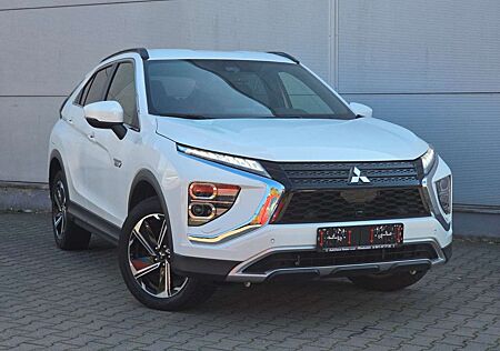 Mitsubishi Eclipse Cross Plus Hybrid 4WD (Kamera/Navi)