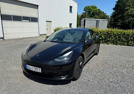 Tesla Model 3 Standard Reichweite Plus Hinterradantrieb