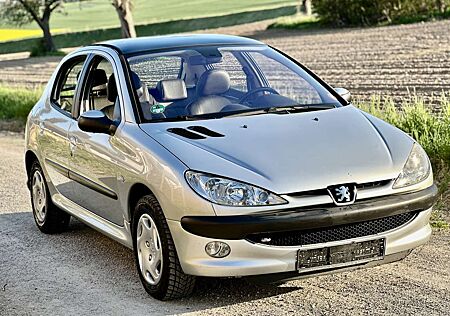 Peugeot 206 1.6 / Neu TÜV / Neu Inspektion