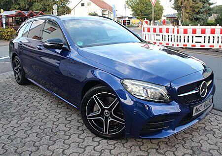 Mercedes-Benz C 300 T de "Night Edition" (205.213) AMG-Paket.