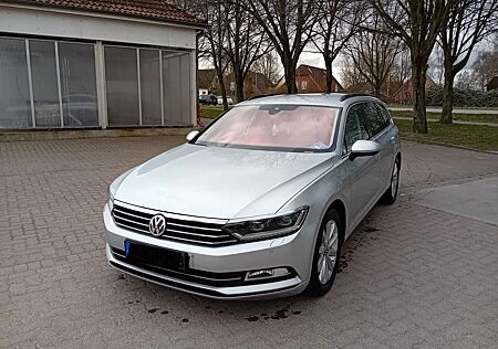 VW Passat Volkswagen 2.0 TDI BlueMotion Trendline *MassageSitze *