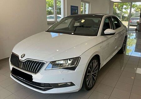 Skoda Superb 2.0TDI LAUREN&KLEMENT/PANO/XENON/19-ZOLL