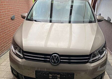 VW Touran Volkswagen 2.0 TDI DPF BlueMotion Cup