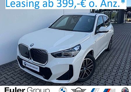 BMW iX1 xDrive30 M Sport 18'' AHK Memory HUD PA+ LCProf So