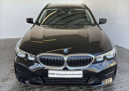 BMW 318 iA Tour. Advantage LiveCock.ParkAss.SHZ.Tempo
