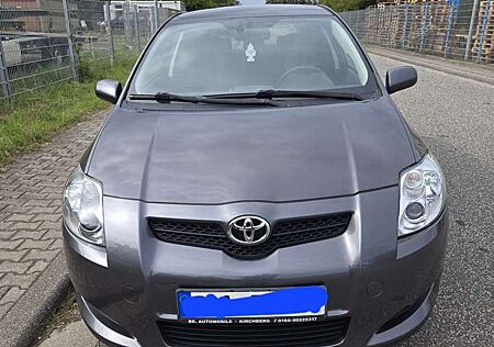 Toyota Auris 2.2 D-4D D-CAT