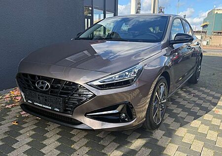 Hyundai i30 gebraucht kaufen Hyundai i30 Fastback Edition 30+ Mild-Hybrid Navi AHK