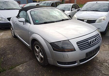 Audi TT 1.8 T Roadster (132kW)