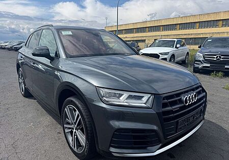 Audi Q5 50 TDI Quattro S line Competiton Pano Standhe