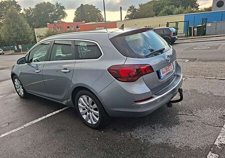 Opel Astra J Sports Tourer Innovation TÜV NEU